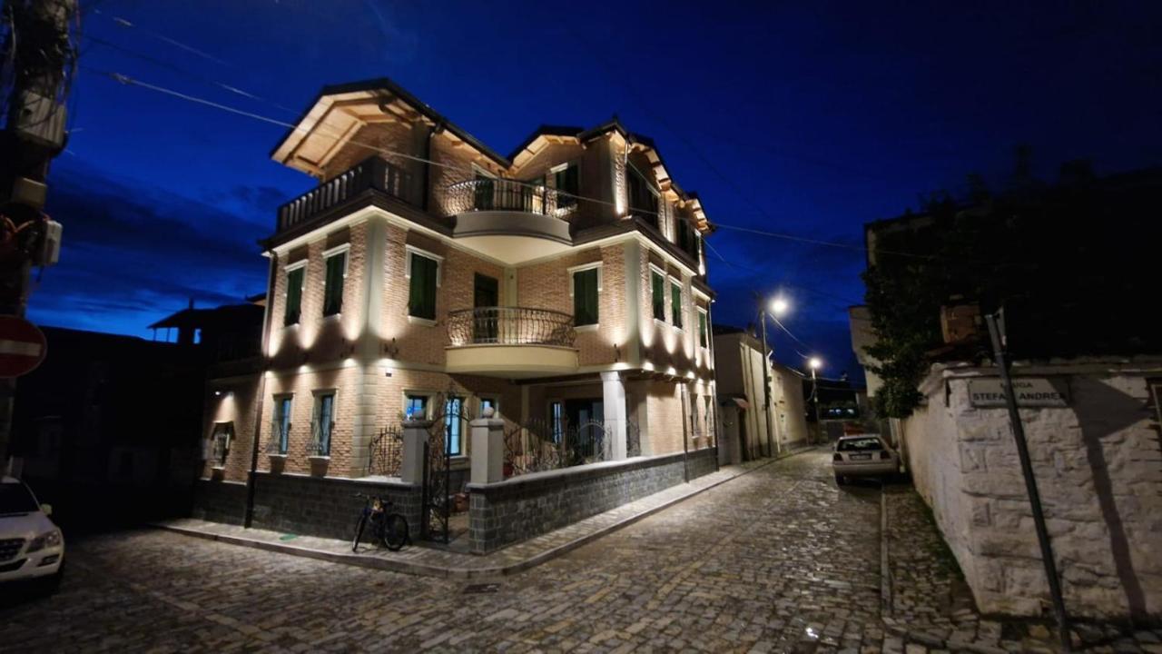 Bujtina Behram Otel Görice